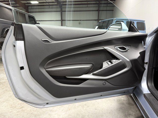 Used 2017 Chevrolet Camaro SS RWD image 34