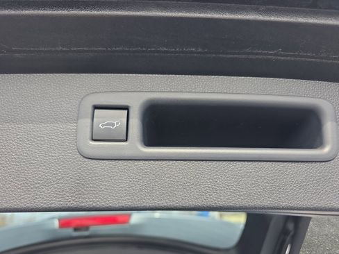 Used 2020 Toyota Highlander Limited image 14