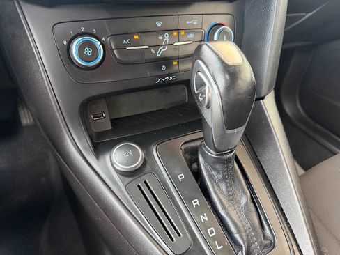 Used 2016 Ford Focus SE FWD image 26