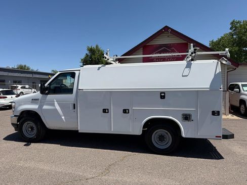 Used 2021 Ford E-350 and Econoline 350 Super Duty w/ Power Windows & Locks Group RWD image 6