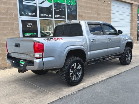 Used 2017 Toyota Tacoma SR w/ Tow Package AWD/4WD image 5