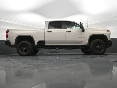 Used 2026 Chevrolet Silverado 2500 ZR2 AWD/4WD image 29