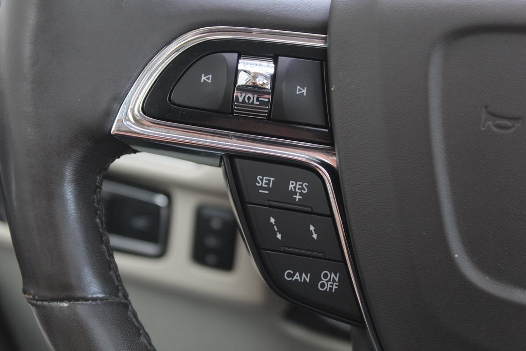 Used 2019 Lincoln Navigator Reserve w/ Cargo Package AWD/4WD image 26