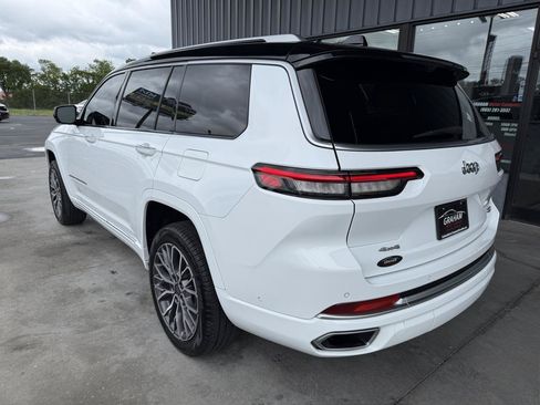 Used 2023 Jeep Grand Cherokee L Summit AWD/4WD image 6