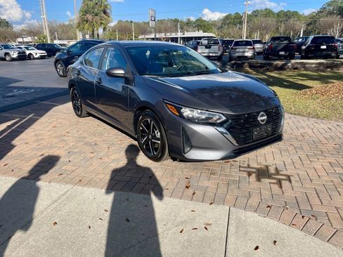 Used 2025 Nissan Sentra SV image 7