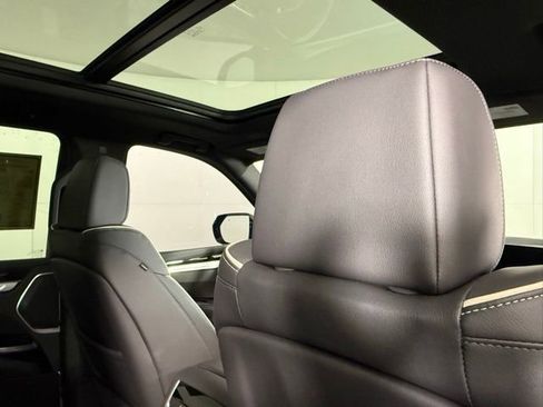 Certified 2025 Cadillac Escalade ESV Sport w/ Touring Package image 31