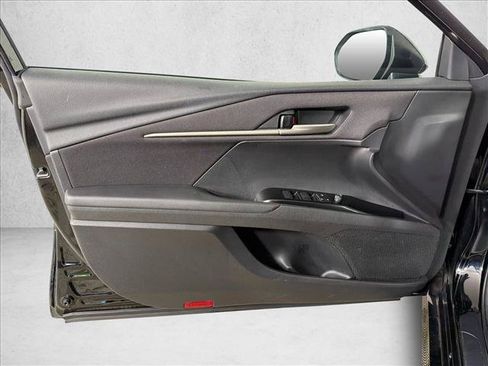 Used 2025 Toyota Camry LE FWD image 10