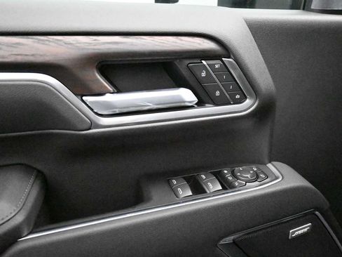 New 2026 GMC Sierra 2500 SLT w/ SLT Premium Package AWD/4WD image 10
