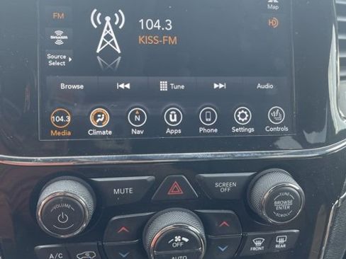 Used 2022 Jeep Grand Cherokee Limited image 28