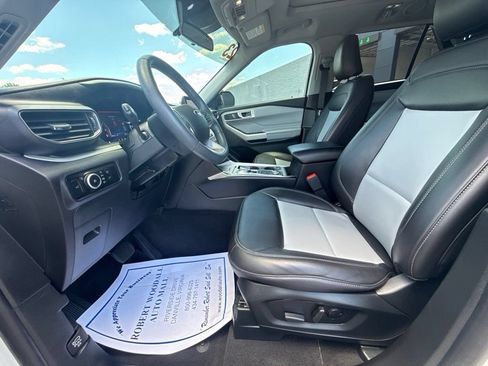 Used 2023 Ford Explorer XLT w/ Equipment Group 202A AWD/4WD image 23
