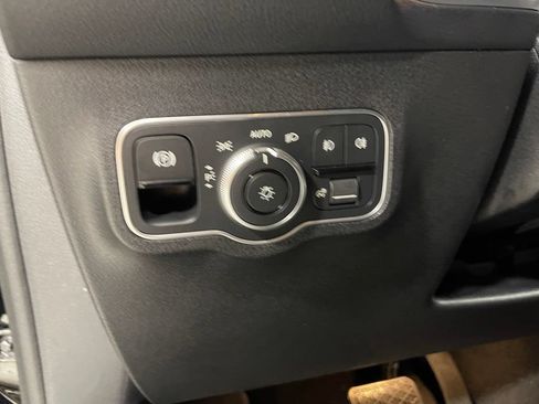 Used 2026 Mercedes-Benz GLB 250 4MATIC image 19