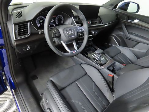 Used 2025 Audi Q5 e Premium Plus w/ Premium Plus Package image 10