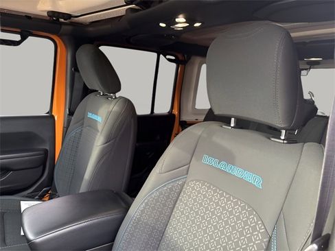 Used 2021 Jeep Wrangler Unlimited Islander image 8