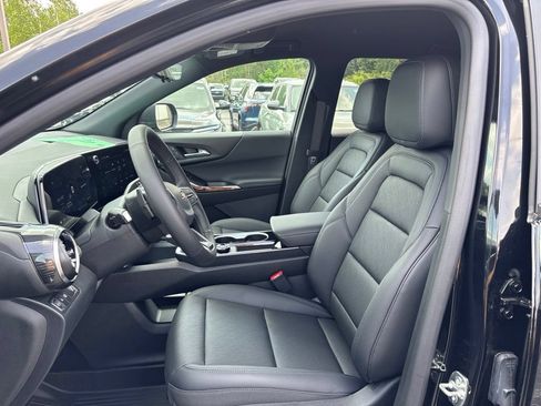 New 2026 Chevrolet Equinox LT w/ Convenience Package II FWD image 9