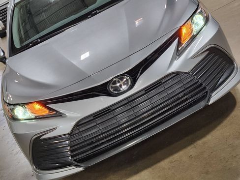 Used 2022 Toyota Camry LE FWD image 19