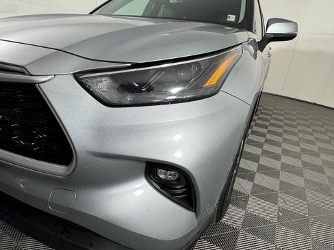 Used 2024 Toyota Highlander LE image 11