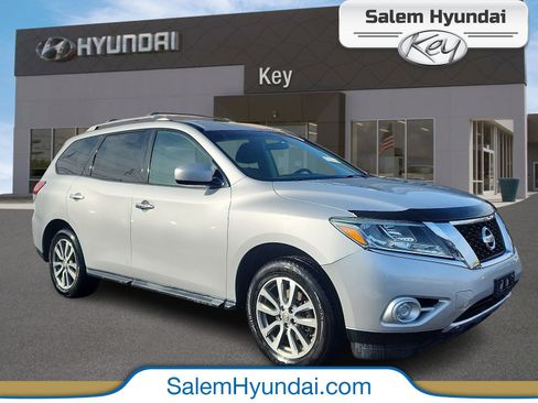 Used 2013 Nissan Pathfinder SV w/ Trailer Tow Pkg image 1