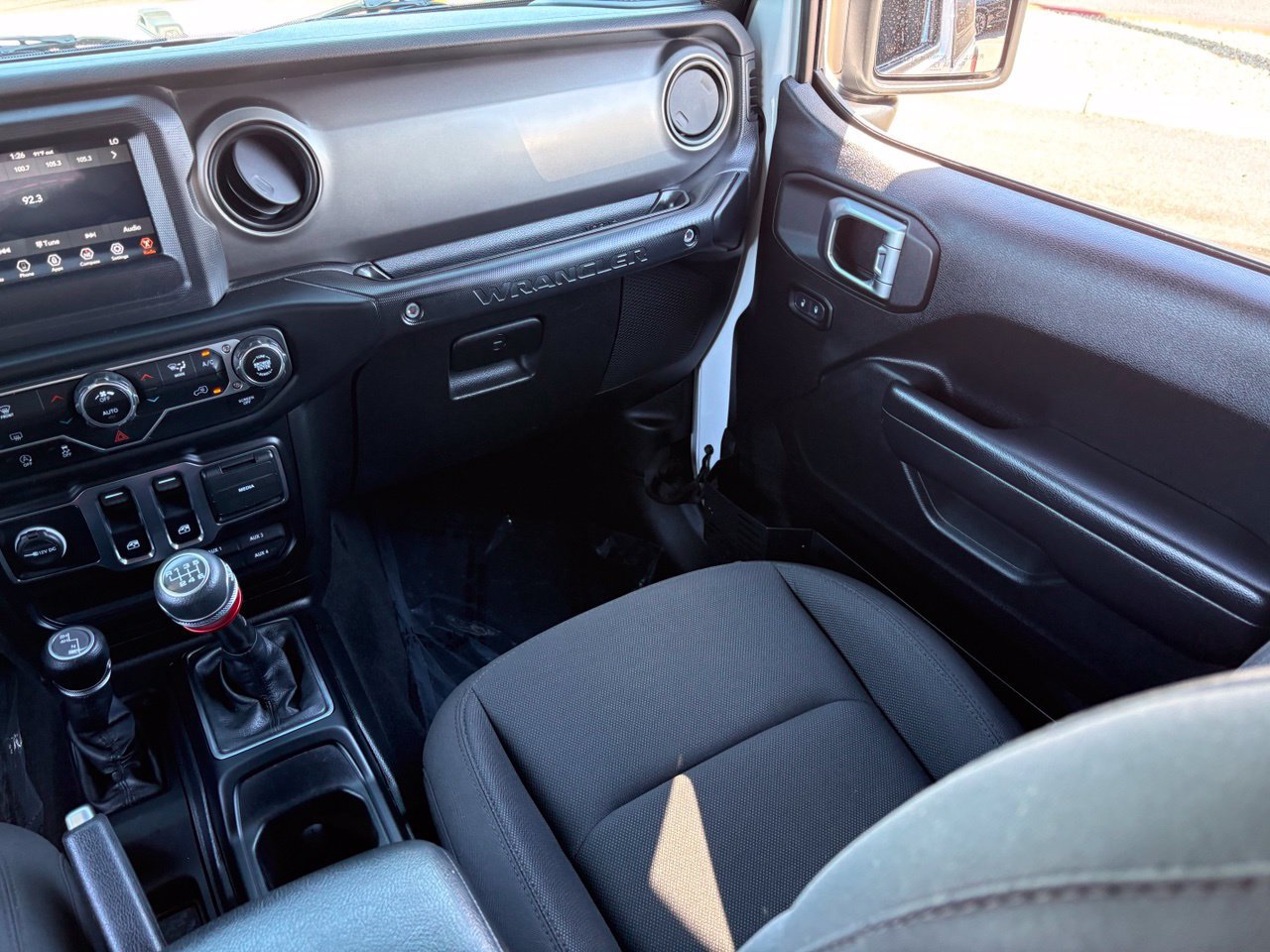 Used 2020 Jeep Wrangler Sport AWD/4WD image 16
