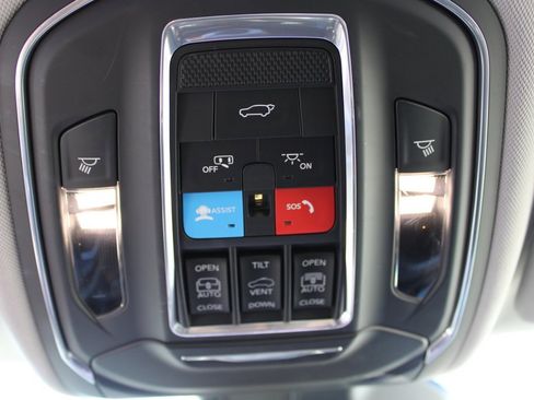 Used 2022 Jeep Grand Cherokee Limited 4xe w/ Luxury Tech Group II image 22