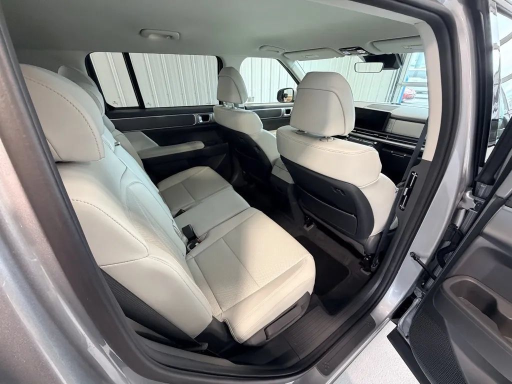 Used 2026 Hyundai Santa Fe SEL AWD/4WD image 23