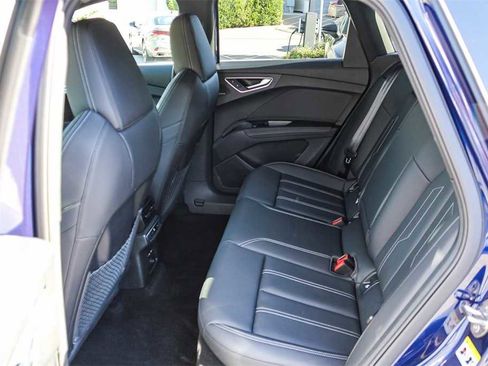 Used 2025 Audi Q4 e-tron Premium Plus w/ Premium Plus image 17