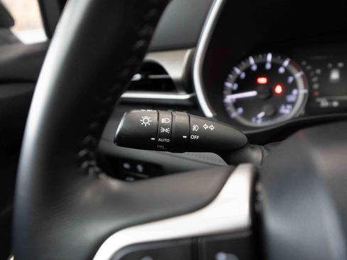 Used 2023 Toyota Highlander XLE image 13