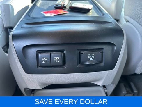 Used 2019 Toyota Sienna XLE w/ XLE Navigation Package FWD image 22