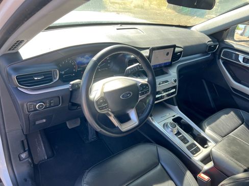 Used 2023 Ford Explorer XLT w/ Equipment Group 202A image 18