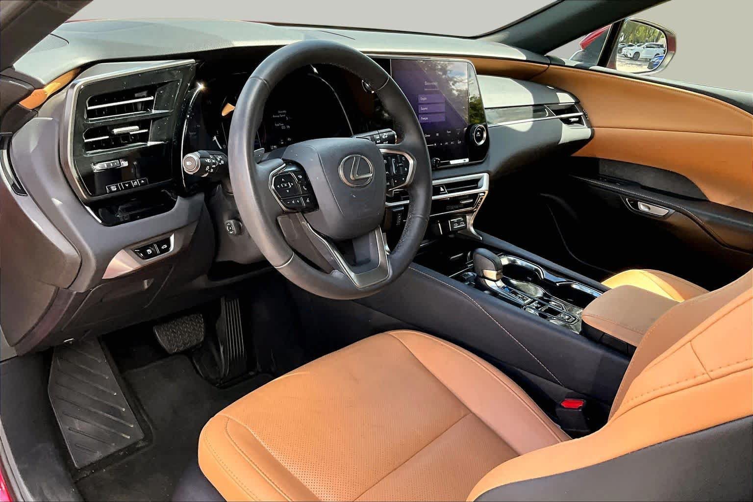Used 2025 Lexus RX 350 FWD w/ Technology Package image 18