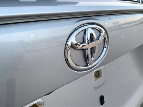 Used 2019 Toyota RAV4 LE image 30