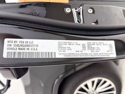 Used 2022 Jeep Grand Wagoneer Series III w/ Flexible Seating Group image 44