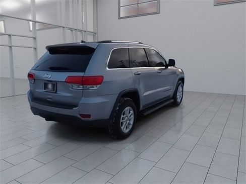 Used 2018 Jeep Grand Cherokee Laredo image 8