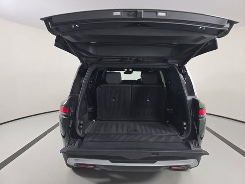 Used 2024 Rivian R1S Adventure AWD/4WD image 15