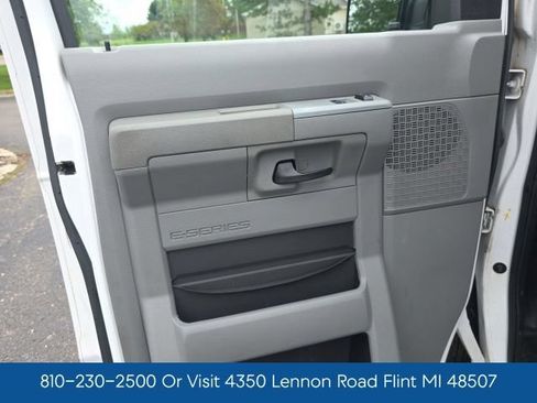 Used 2010 Ford E-350 and Econoline 350 XLT RWD image 13