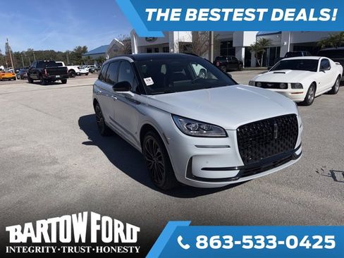 Used 2025 Lincoln Corsair Reserve w/ Equipment Group 202A image 3