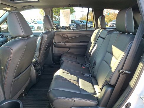 Used 2023 Honda Passport TrailSport image 10