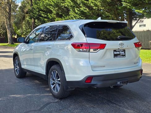 Used 2019 Toyota Highlander XLE image 4