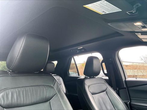 Used 2020 Ford Explorer Limited image 11