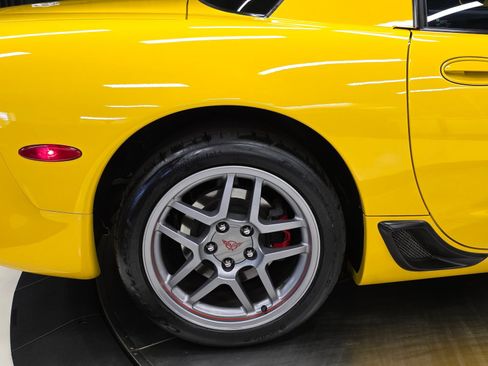 Used 2003 Chevrolet Corvette Z06 w/ Memory Package, 3 Drivers RWD image 40
