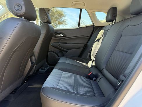 Used 2025 Chevrolet Trax LT image 25