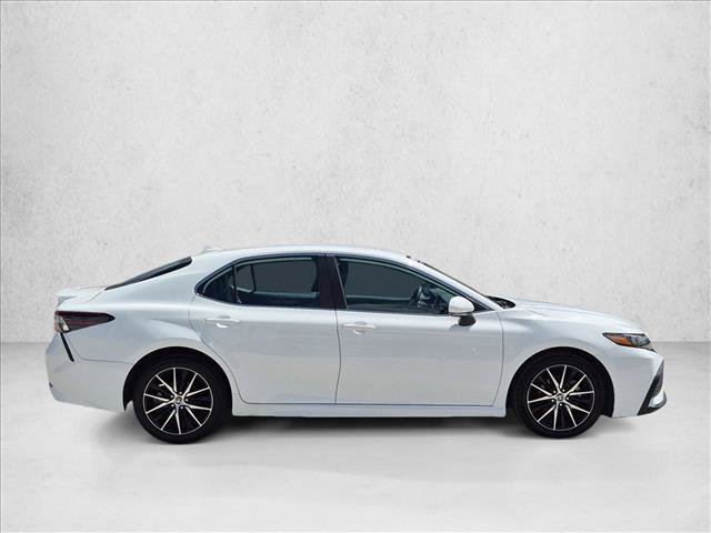 Used 2023 Toyota Camry SE FWD image 4