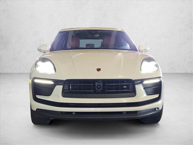 Used 2022 Porsche Macan AWD/4WD image 2