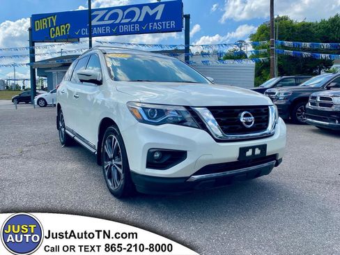 Used 2017 Nissan Pathfinder Platinum w/ Family Entertainment Package AWD/4WD image 1