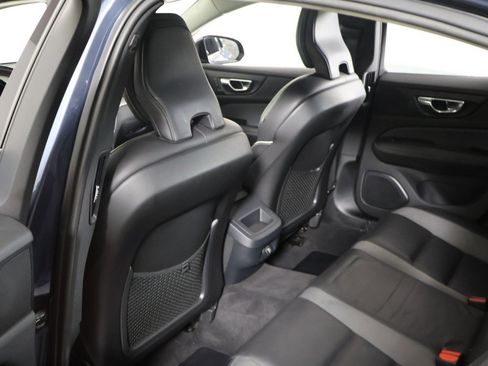 Used 2019 Volvo S60 T5 R-Design image 30