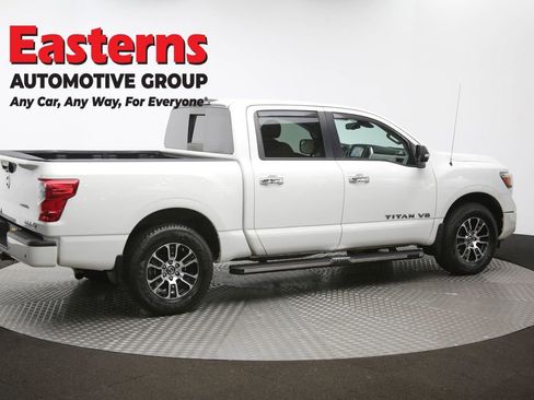 Used 2020 Nissan Titan SV w/ SV Convenience Package image 45