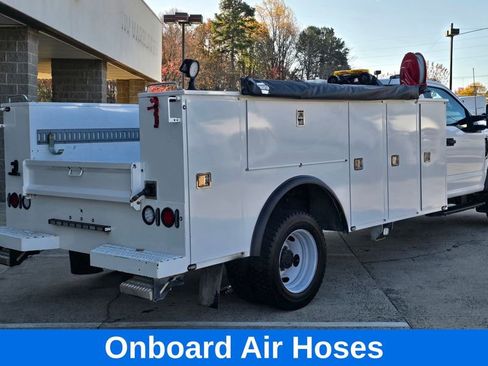 Used 2022 Ford F550 2WD Regular Cab Super Duty image 4