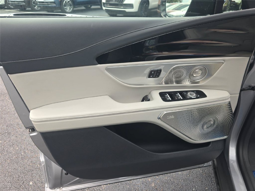 New 2026 Lincoln Nautilus Reserve AWD/4WD image 13