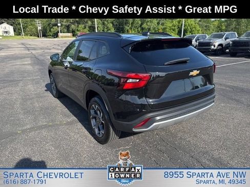 Used 2024 Chevrolet Trax LT FWD image 5