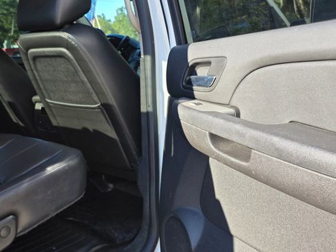 Used 2014 Chevrolet Silverado 2500 LTZ w/ LTZ Plus Package AWD/4WD image 17