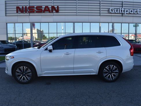 Used 2021 Volvo XC90 T5 Momentum w/ Protection Package Premier FWD image 3